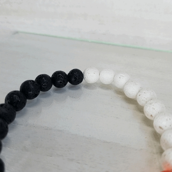 Black & White Yin & Yang 7 Chakra Healing Bracelet - Picture 8 of 9